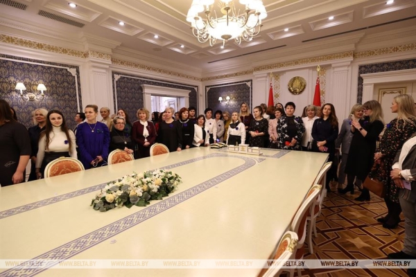 Гостьи из Минпрома о Дворце Независимости: "Зроблена ў Беларусі - гэта сіла"