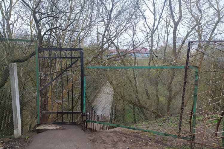 В Витебске снесут пешеходную эстакаду через ручей Дунай: жители лишатся удобного маршрута
											 
												В Витебске снесут пешеходную эстакаду через ручей Дунай: жители лишатся удобного маршрута