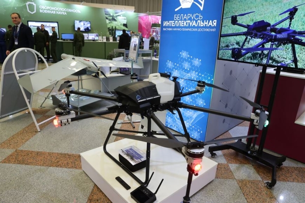 Кадровая методичка от Лукашенко, пертурбации в Минобре, визит Лаврова и научные достижения. Подробности недели Президента