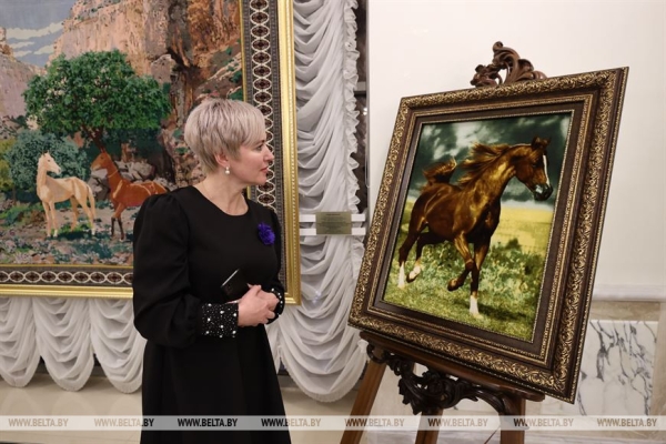 Гостьи из Минпрома о Дворце Независимости: "Зроблена ў Беларусі - гэта сіла"