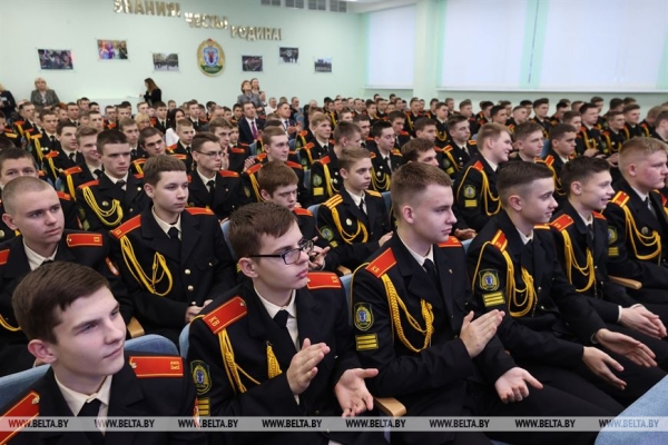 Петришенко: дети в преддверии праздников ждут чуда, исполнить которое под силу только взрослым Петришенко: дети в преддверии праздников ждут чуда, исполнить которое под силу только взрослым