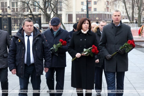 Кочанова и Лавров обсудили межпарламентские связи двух стран Кочанова и Лавров обсудили межпарламентские связи двух стран