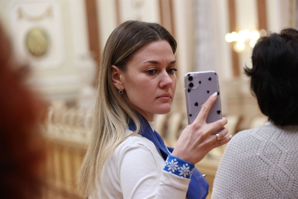 Гостьи из Минпрома о Дворце Независимости: "Зроблена ў Беларусі - гэта сіла"