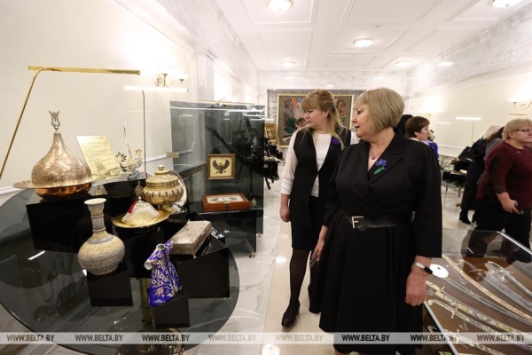 Гостьи из Минпрома о Дворце Независимости: "Зроблена ў Беларусі - гэта сіла"