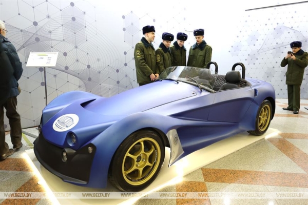 Кадровая методичка от Лукашенко, пертурбации в Минобре, визит Лаврова и научные достижения. Подробности недели Президента