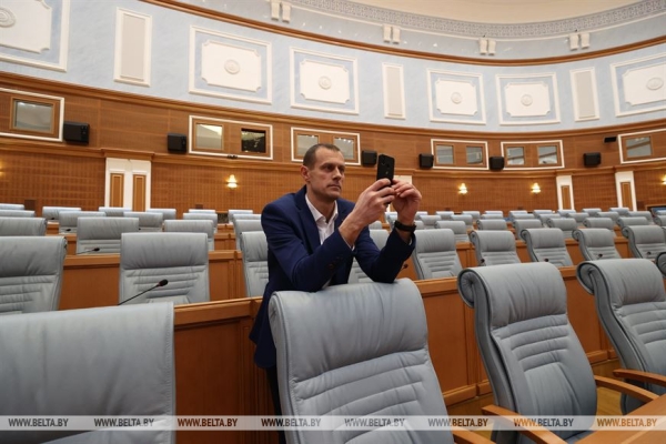 Гостьи из Минпрома о Дворце Независимости: "Зроблена ў Беларусі - гэта сіла"