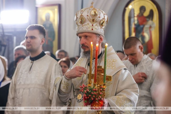 Православные верующие празднуют Пасху