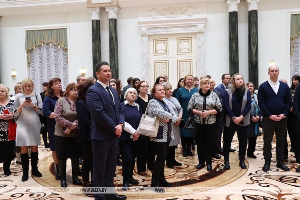 Гостьи из Минпрома о Дворце Независимости: "Зроблена ў Беларусі - гэта сіла"