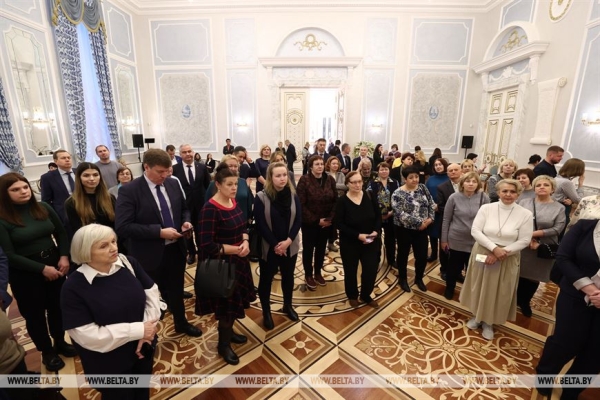 Гостьи из Минпрома о Дворце Независимости: "Зроблена ў Беларусі - гэта сіла"